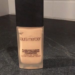 Laura Mercier Flawless Fusion Foundation Shell